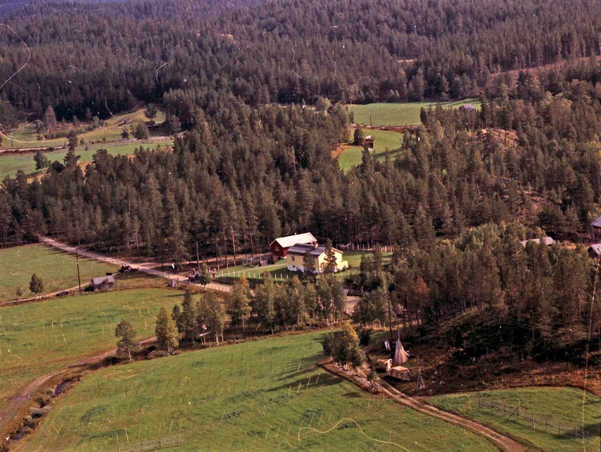 Widerøes Flyveselskap A/S, Bolighus.