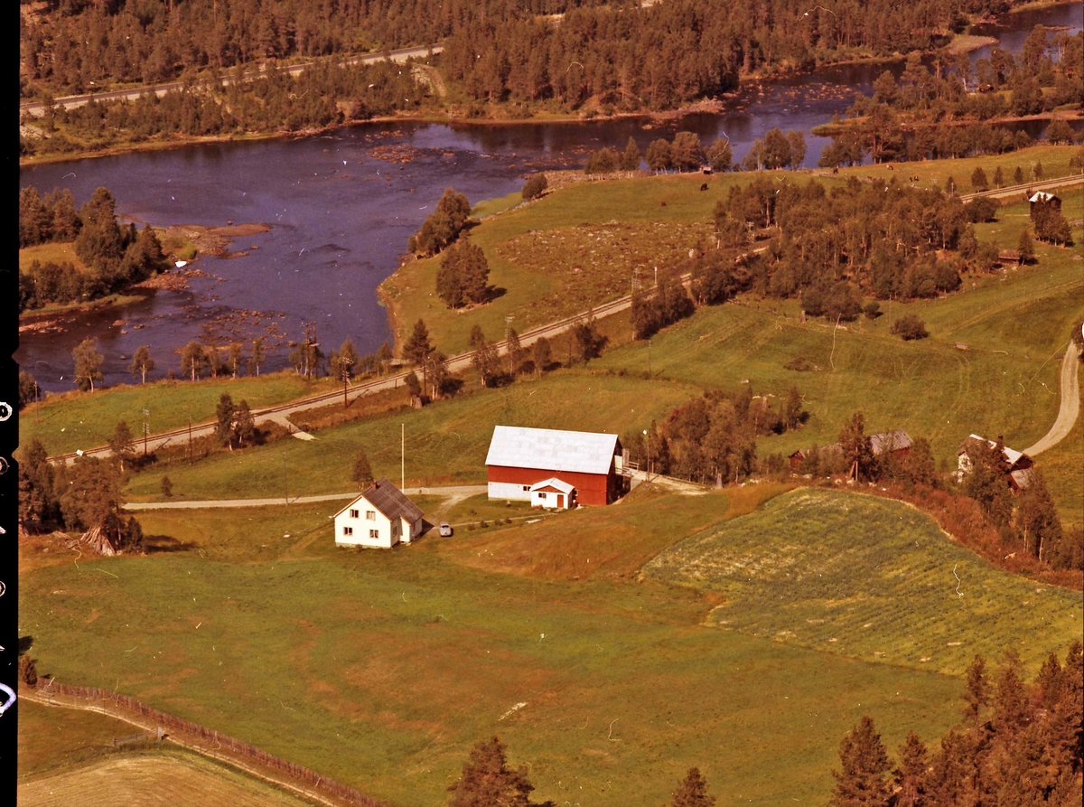 Widerøes Flyveselskap A/S, Gårdsbruk.