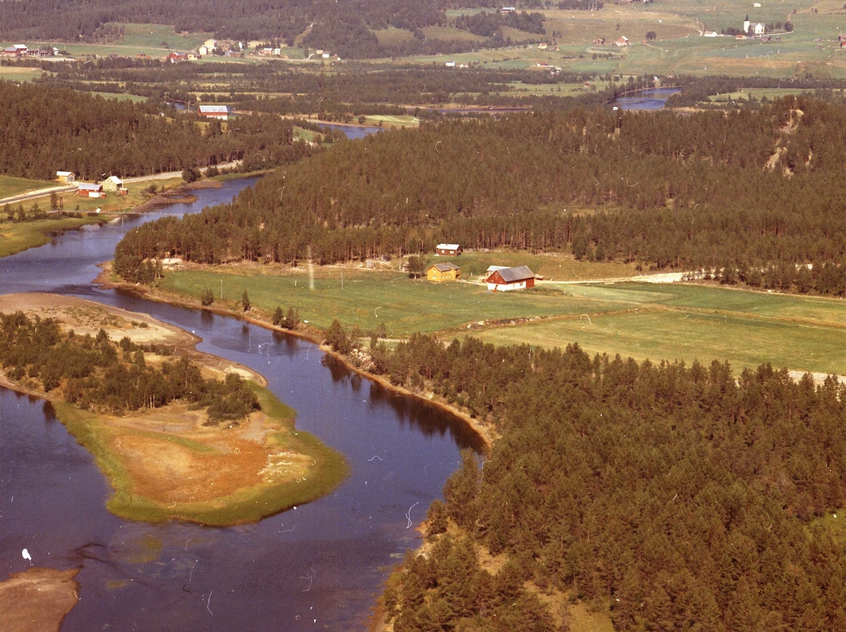 Widerøes Flyveselskap A/S, Gårdsbruk.