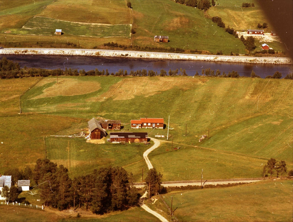 Widerøes Flyveselskap A/S, Gårdsbruk.