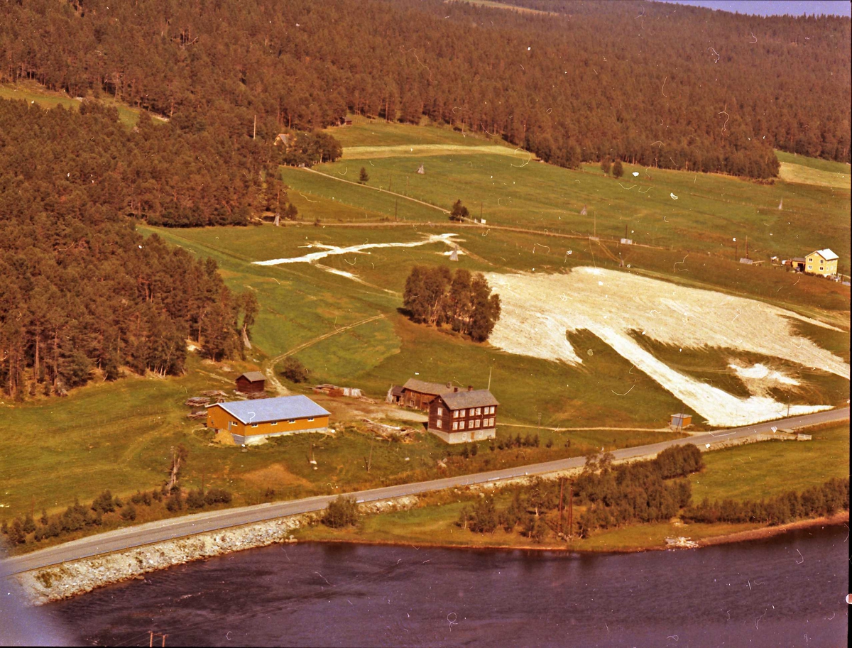 Widerøes Flyveselskap A/S, Gårdsbruk.