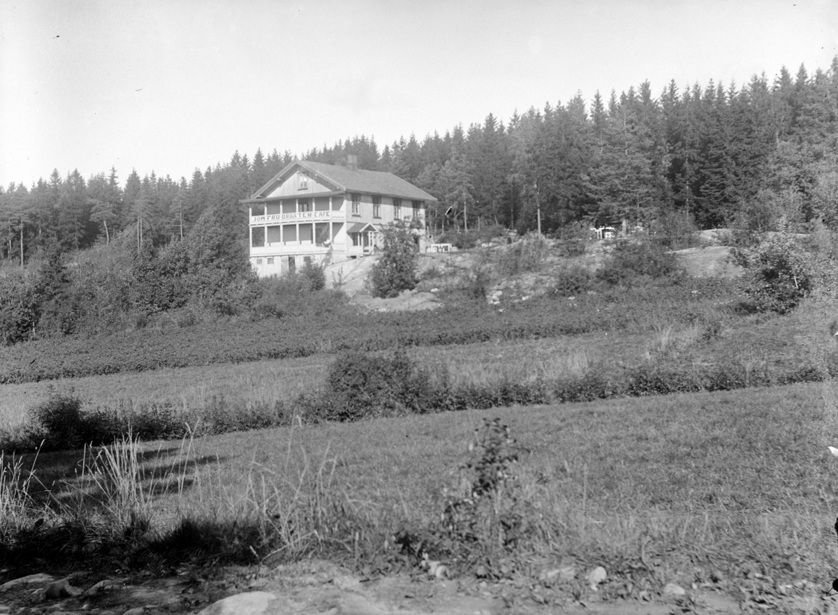 Engebret Dalen Olsen, Jomfrubraaten kafe, Jomfrubåtveien,ligger ved Ekebergsletta og Ekebergskråningen, Oslo.