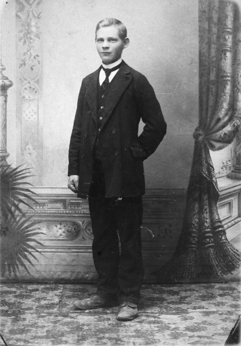 Ukjent, Johan Skaalerud, f. ca 1896, portrett. 86-1. Skålerud, Vang H.