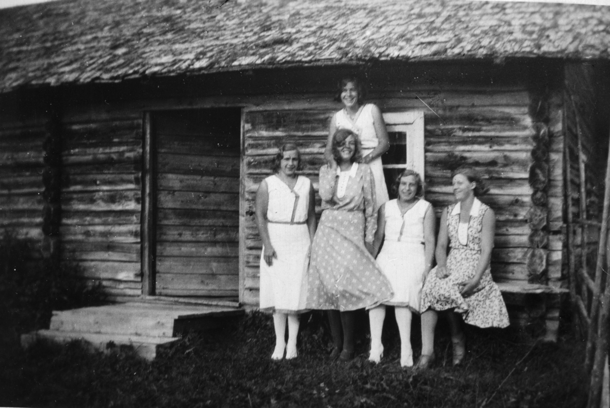 Ukjent, Lageråkvisla seter, unna Opsahl, store, 79-1, Vang H. Gruppe 5 ukjente kvinner.