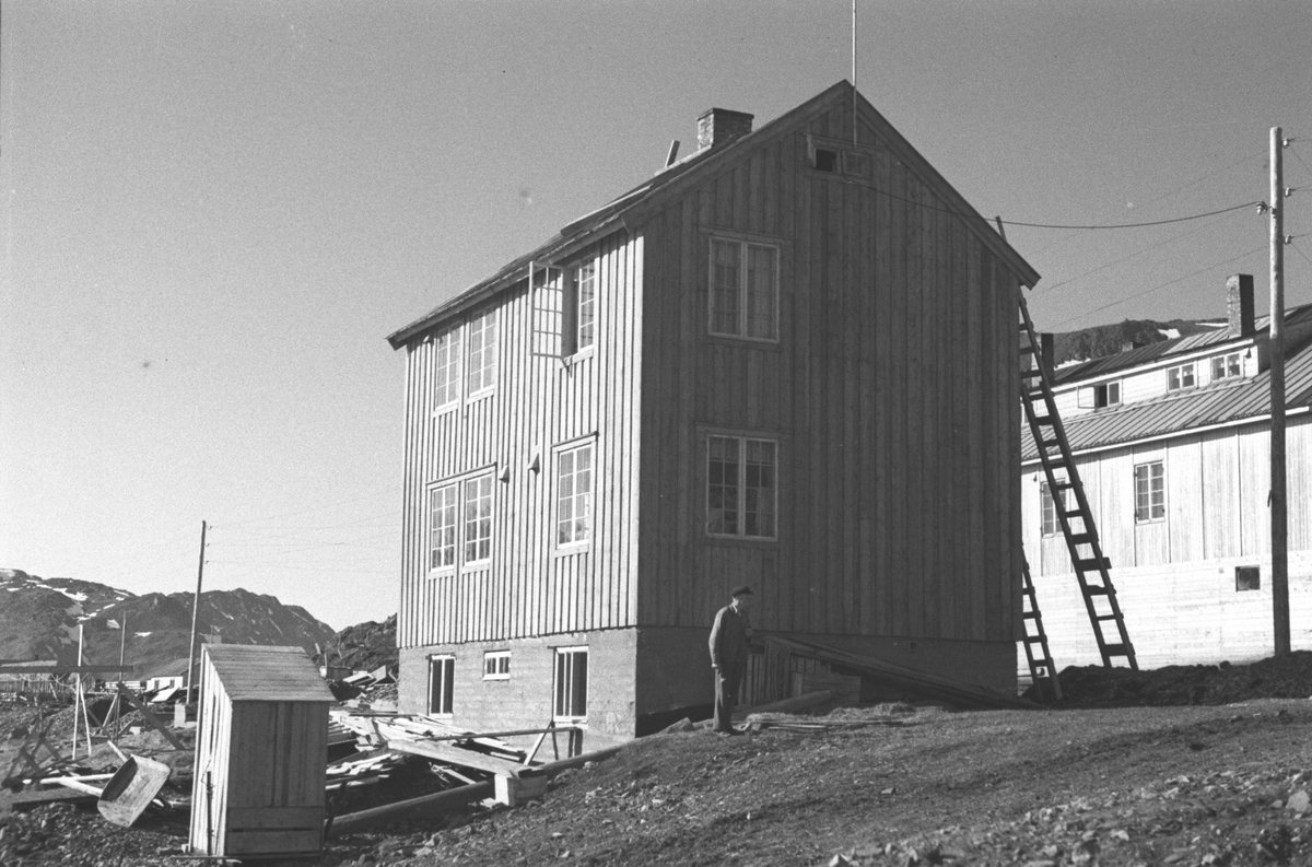 Ola Hanche-Olsen, NO.F004008