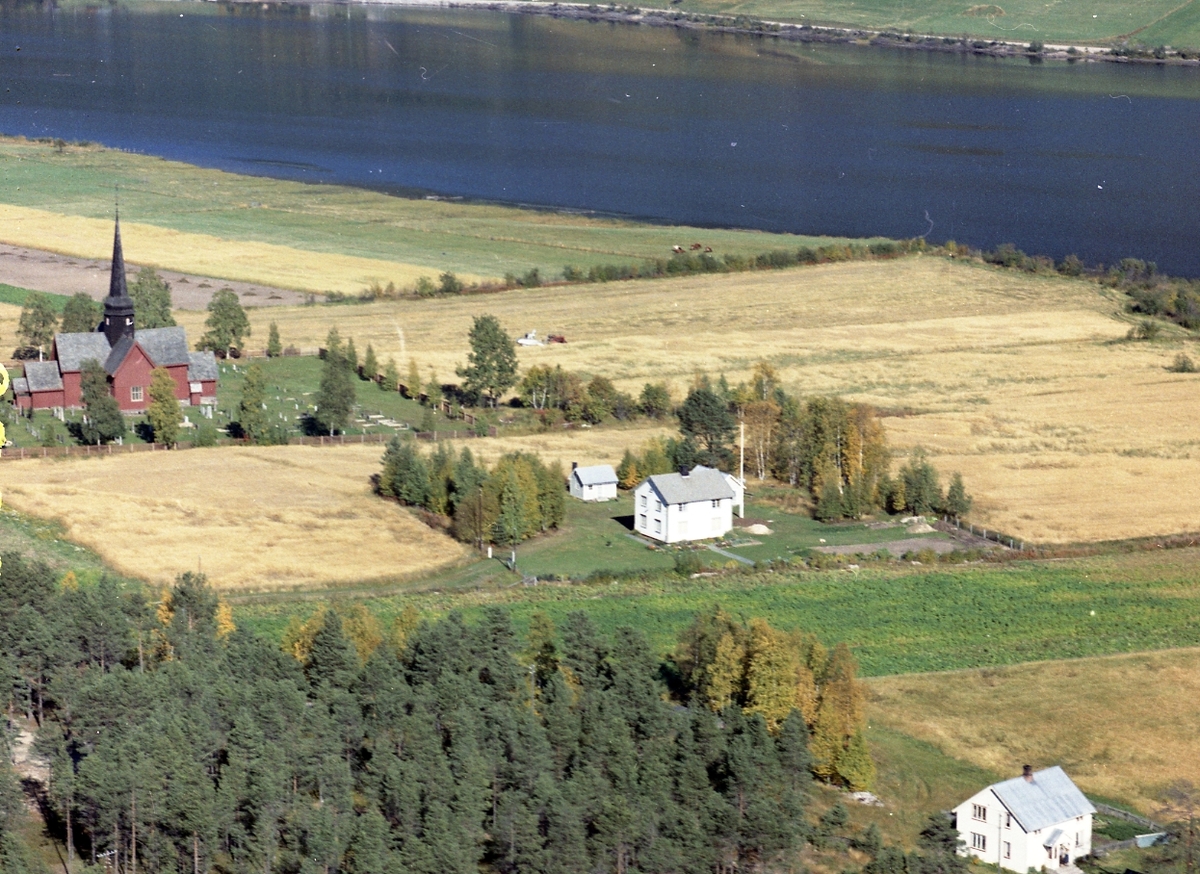 Widerøes Flyveselskap A/S, Ytre Rendal kirke