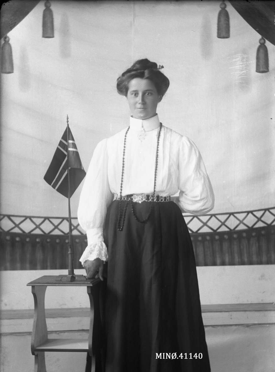 Oscar Holte, Portrett av kvinne. Anne Dalen.