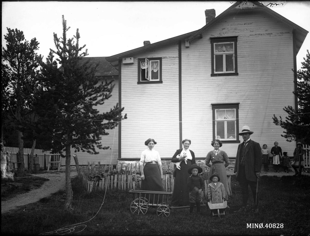 Oscar Holte, Familiebilde (samme som 40820)