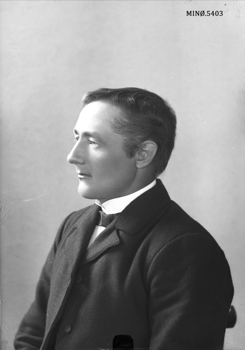 Oscar Holte, portrett, person, klær,