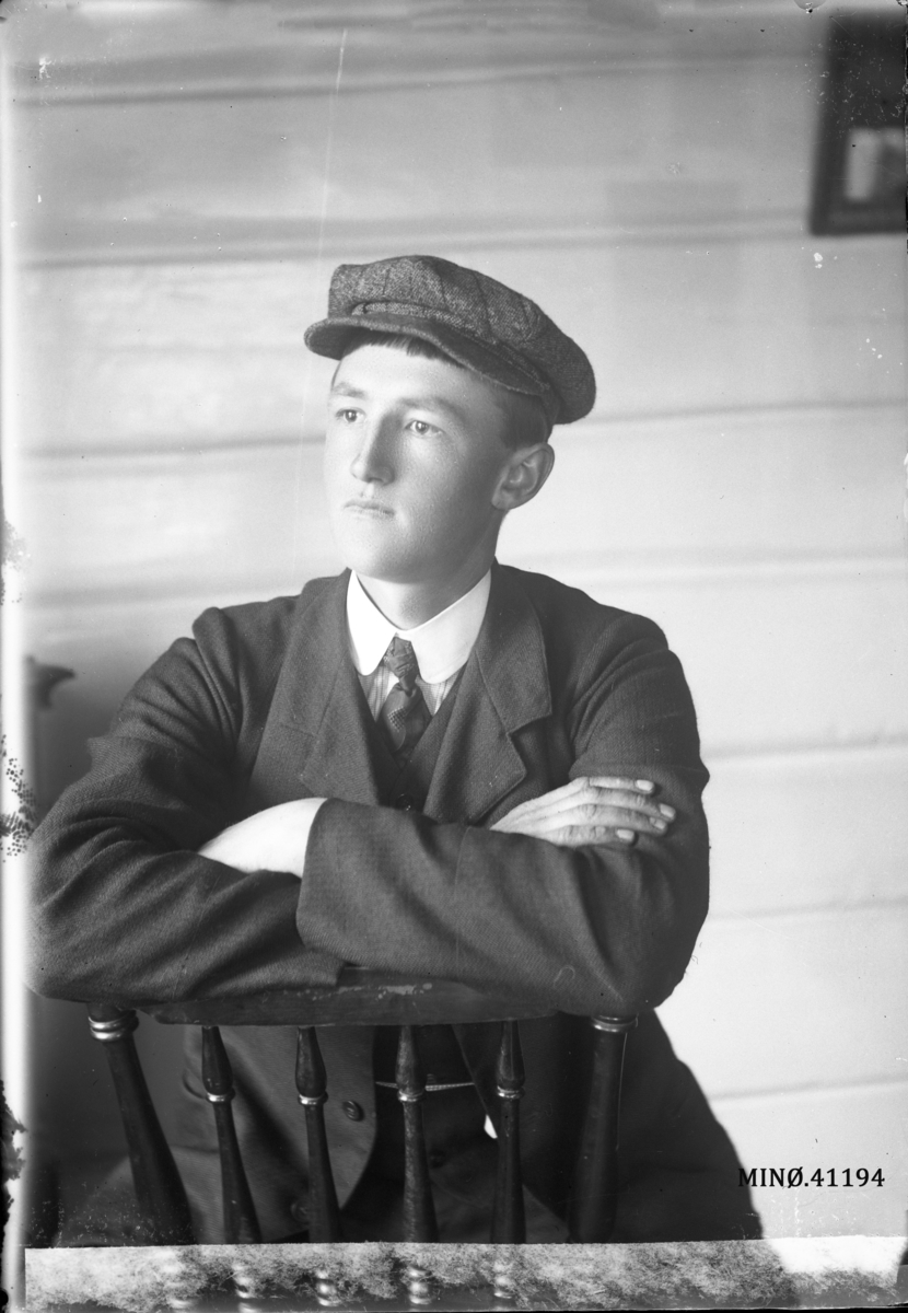 Oscar Holte, Portrett av mann