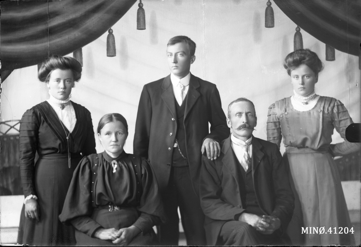 Oscar Holte, Familien Stigerhaug