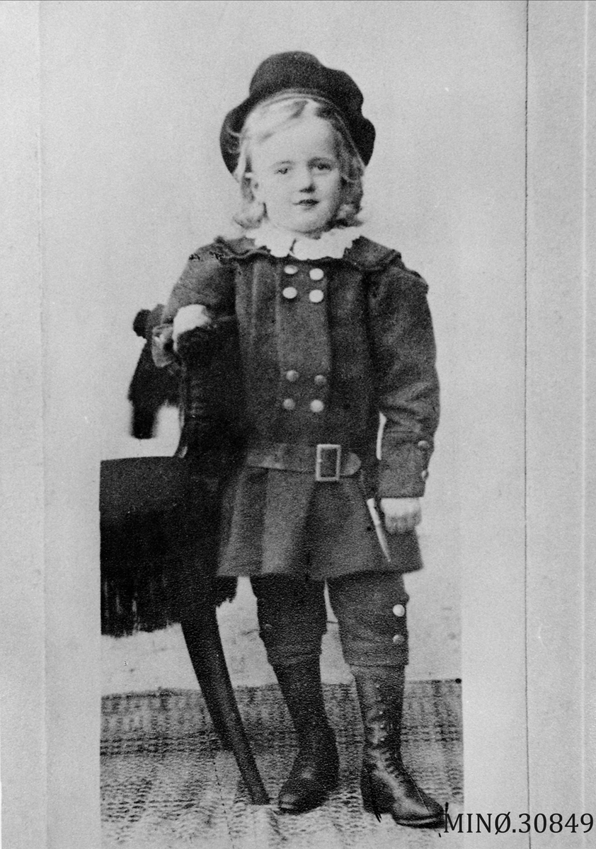 Henrik Augustinsson Stinessen, Portrett av gutt