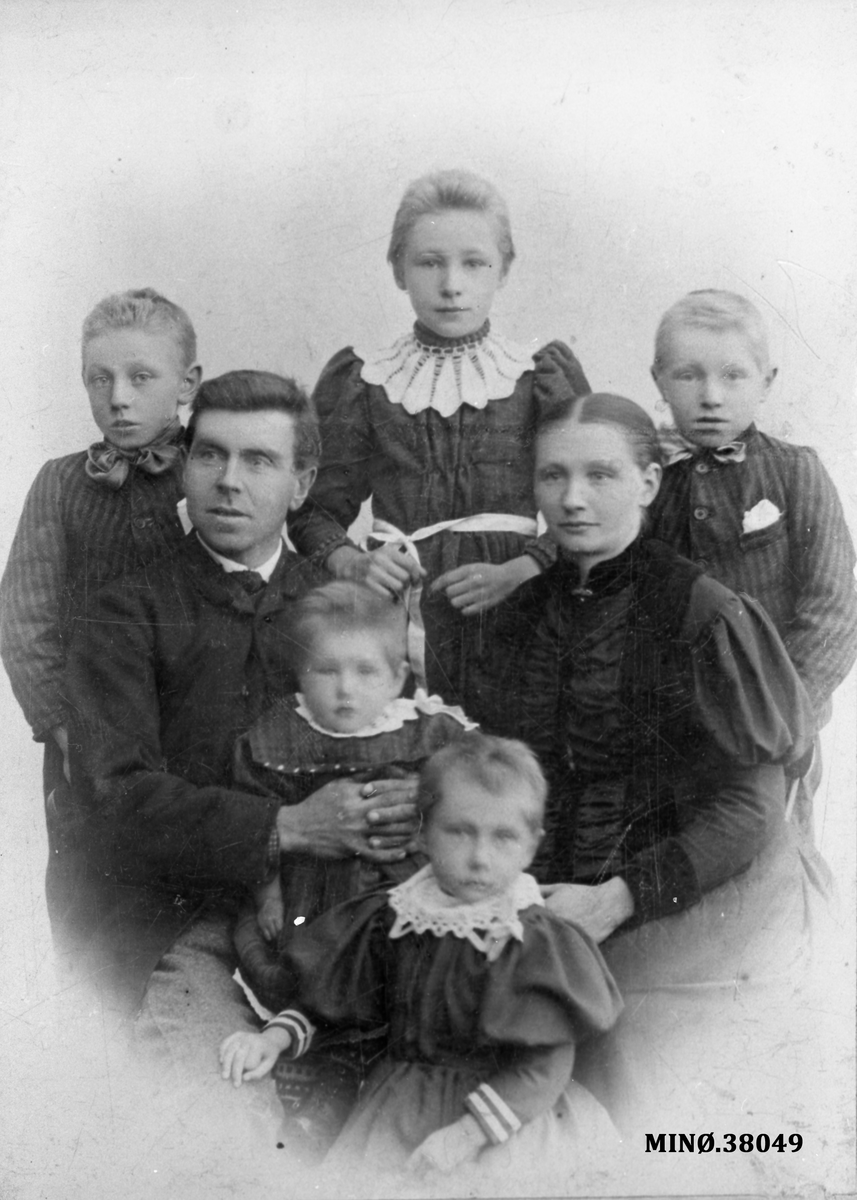Henrik Augustinsson Stinessen, Familiebilde