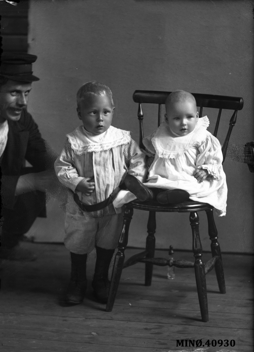 Oscar Holte, Portrett av to små barn - Danielsens barn