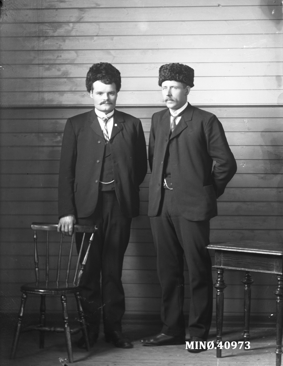 Oscar Holte, Portrett av to menn - Bjørli, Mathisen