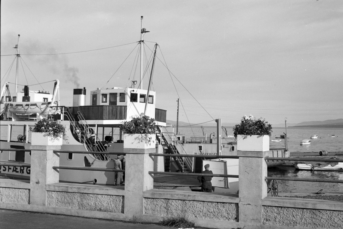 Johs. (Johannes) Johannessen, Gjøvik brygge, Mjøsfærgen.