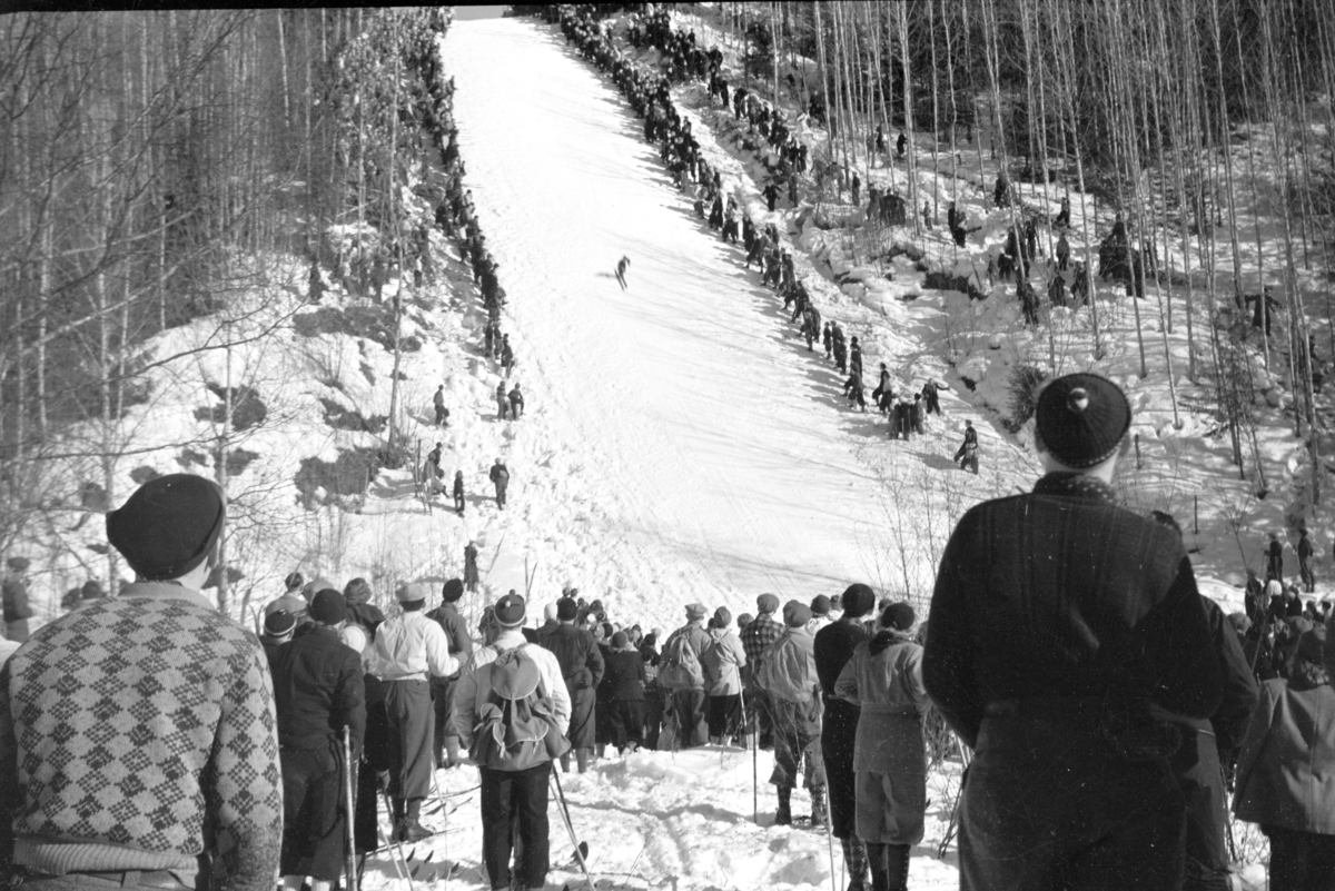 Johs. (Johannes) Johannessen, Gjørsliberget, Vang H. illegalt skirenn, hopprenn under krigen, jøssingrenn, 2. verdenskrig.