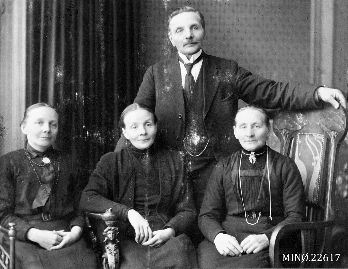 Ukjent, Søsknene Strømshaug, Alvdal.