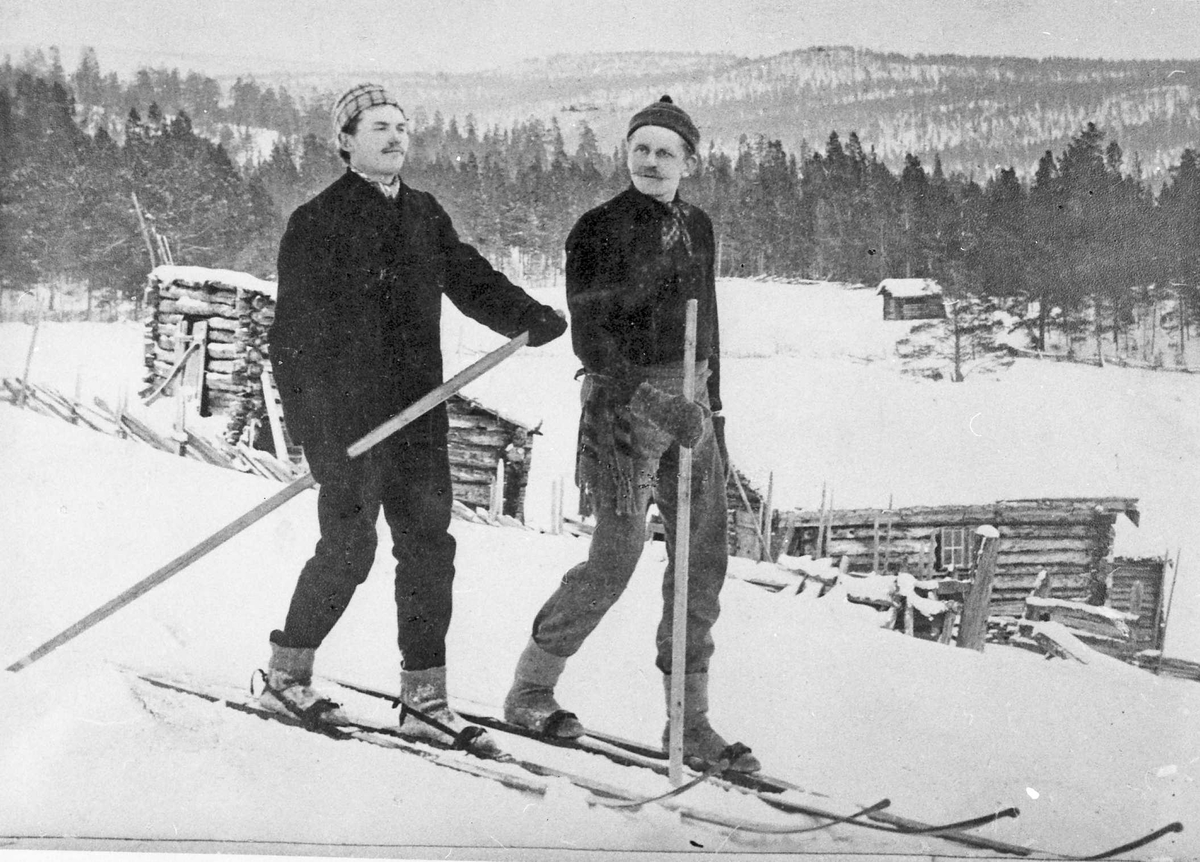Rachel Haarseth, Personer, ski, staver, sæter.