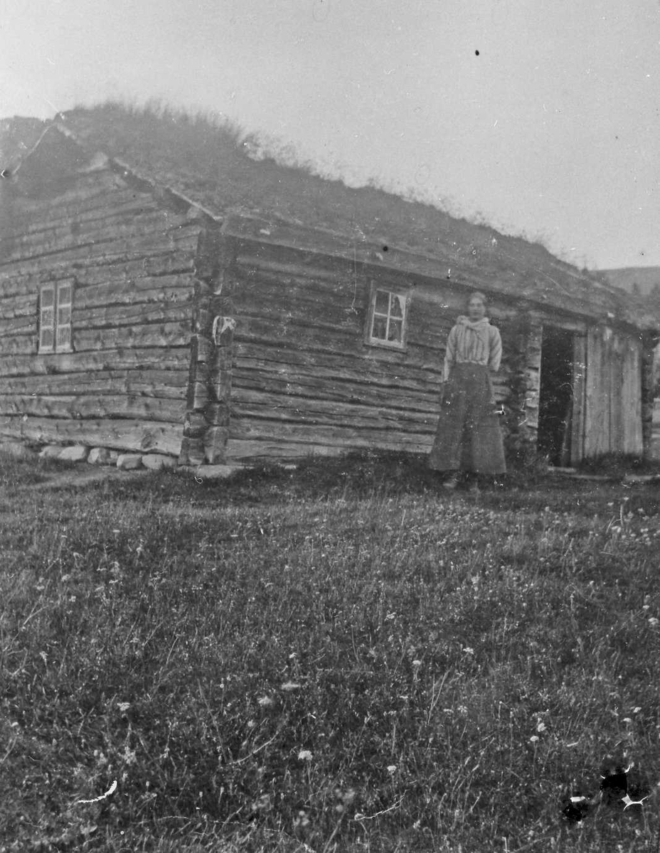 Rachel Haarseth, Sæterhus, kvinne.