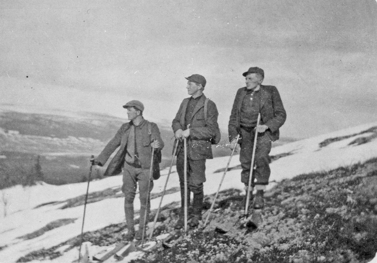 Rachel Haarseth, Menn, klær, ski- og skistaver, naturforhold.