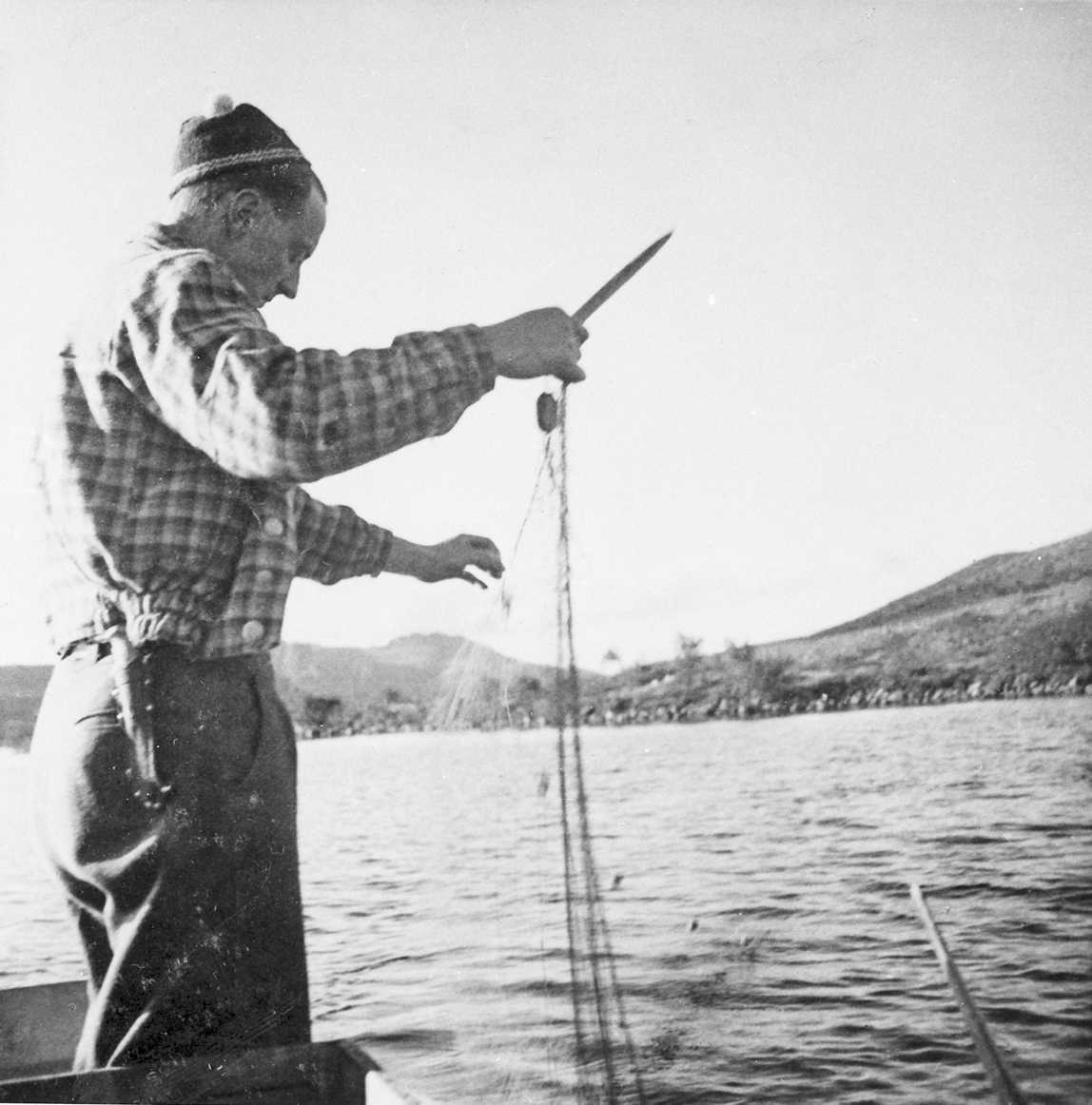 Rachel Haarseth, Mann, klær, garn, naturforhold.