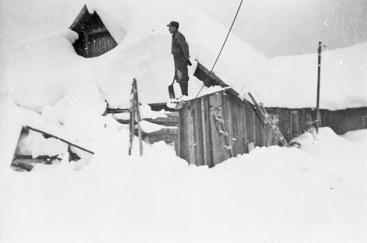 Rachel Haarseth, Person, bygning, stiger. Veldig mye snø!