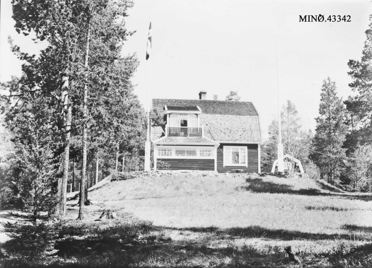 Axel Rosenvinge Brostrup, Folldal Verk, bolig