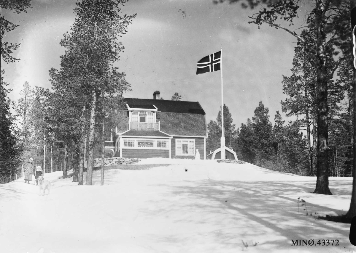 Axel Rosenvinge Brostrup, Folldal Verk, bolig