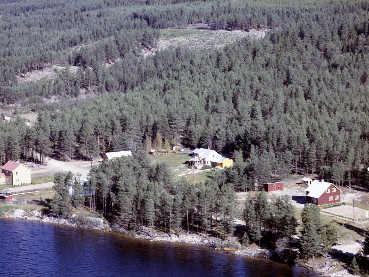Widerøes Flyveselskap A/S, Bolighus