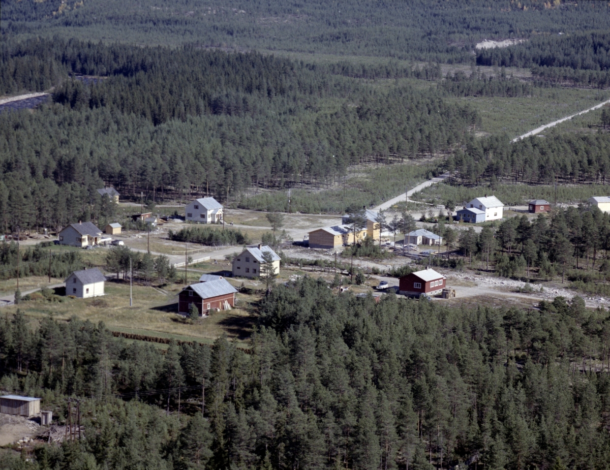 Widerøes Flyveselskap A/S, Bolighus
