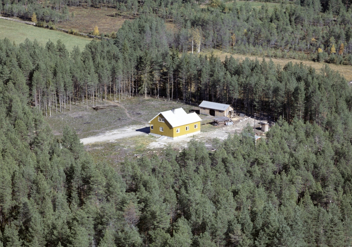 Widerøes Flyveselskap A/S, Bolighus