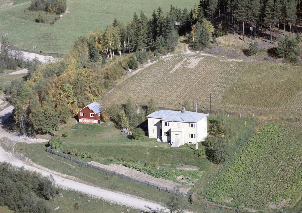 Widerøes Flyveselskap A/S, Bolighus