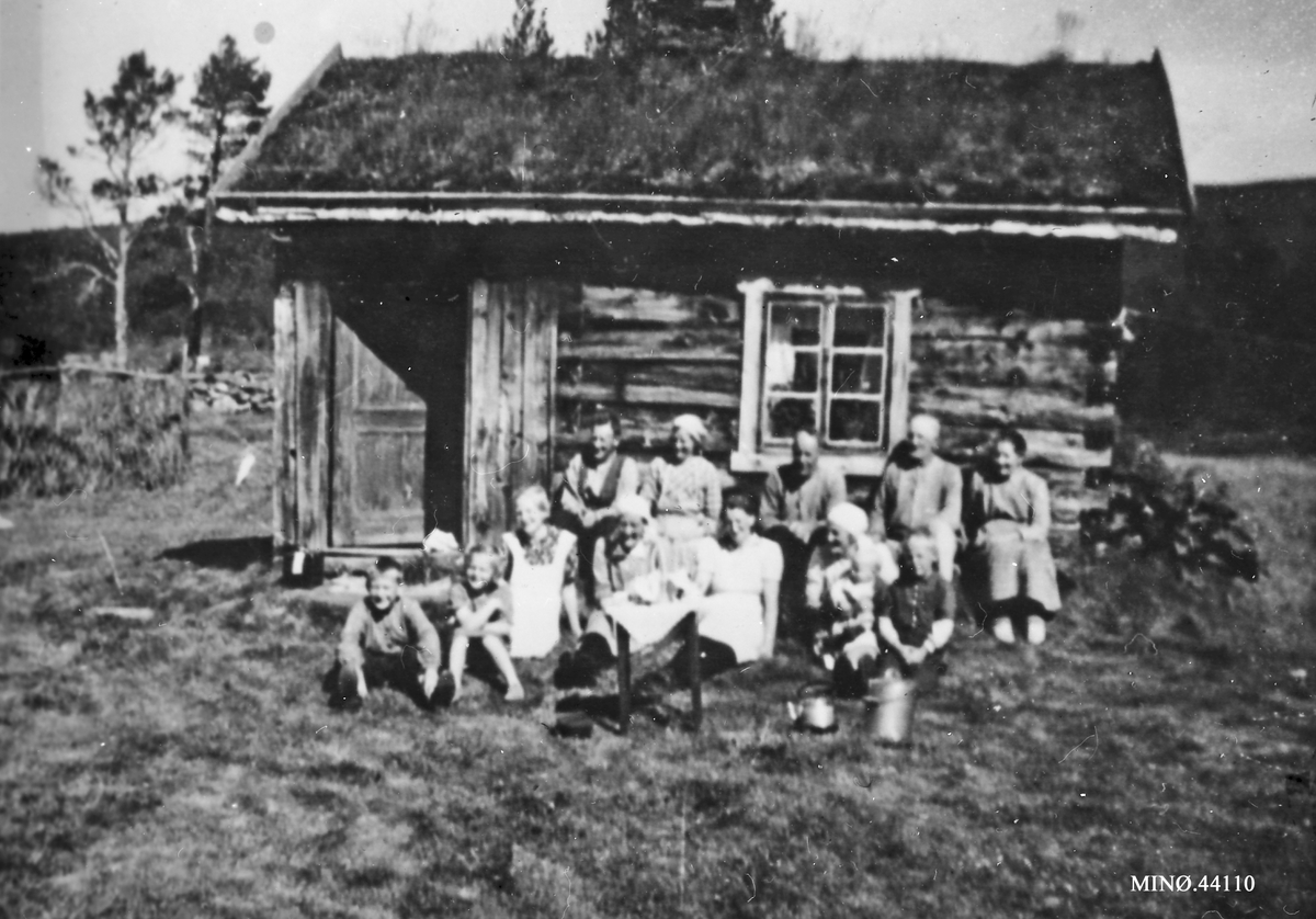Rachel Haarseth, Slåttonn, personer, hus.