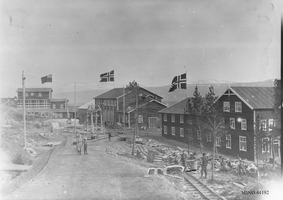 Rachel Haarseth, Bygninger på Folldal Verk. Flagging