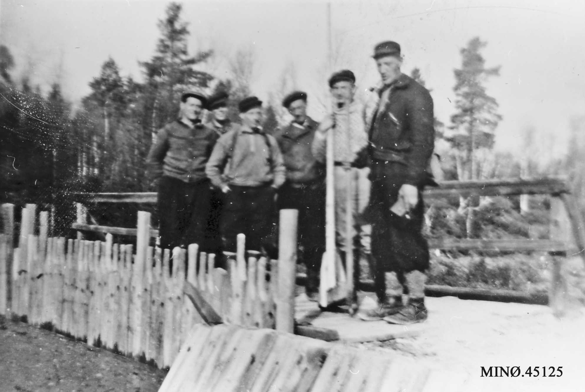 Ukjent, Teldammen, isetting av damplanker.