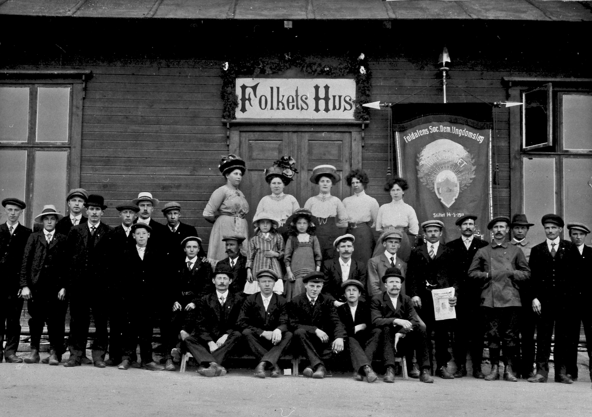 Oscar Holte, Gruppebilde,