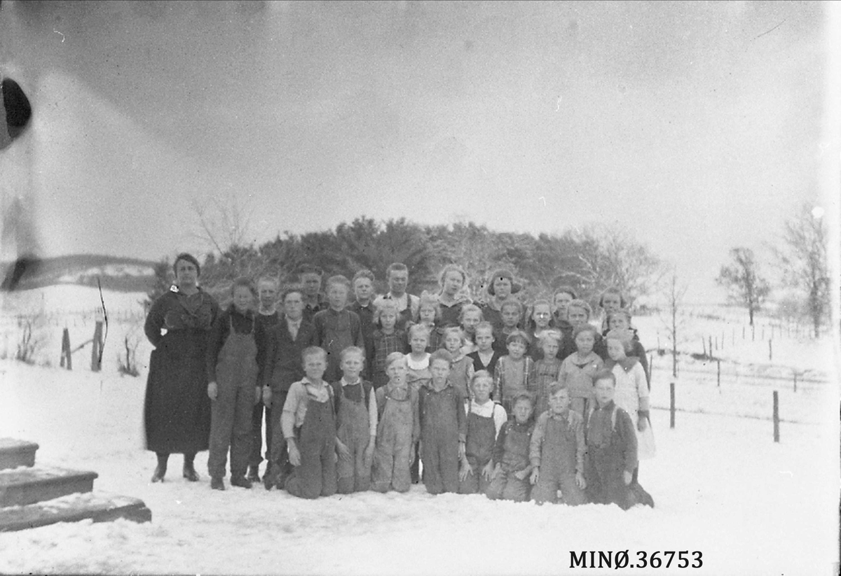 Ellert Kleven, Skolebilde fra Strum Wisconsin
