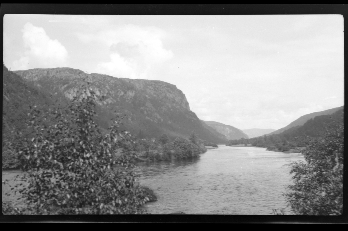 Rolf Sr. Sundt, Landskap med fjord og fjell i Lyngdal.