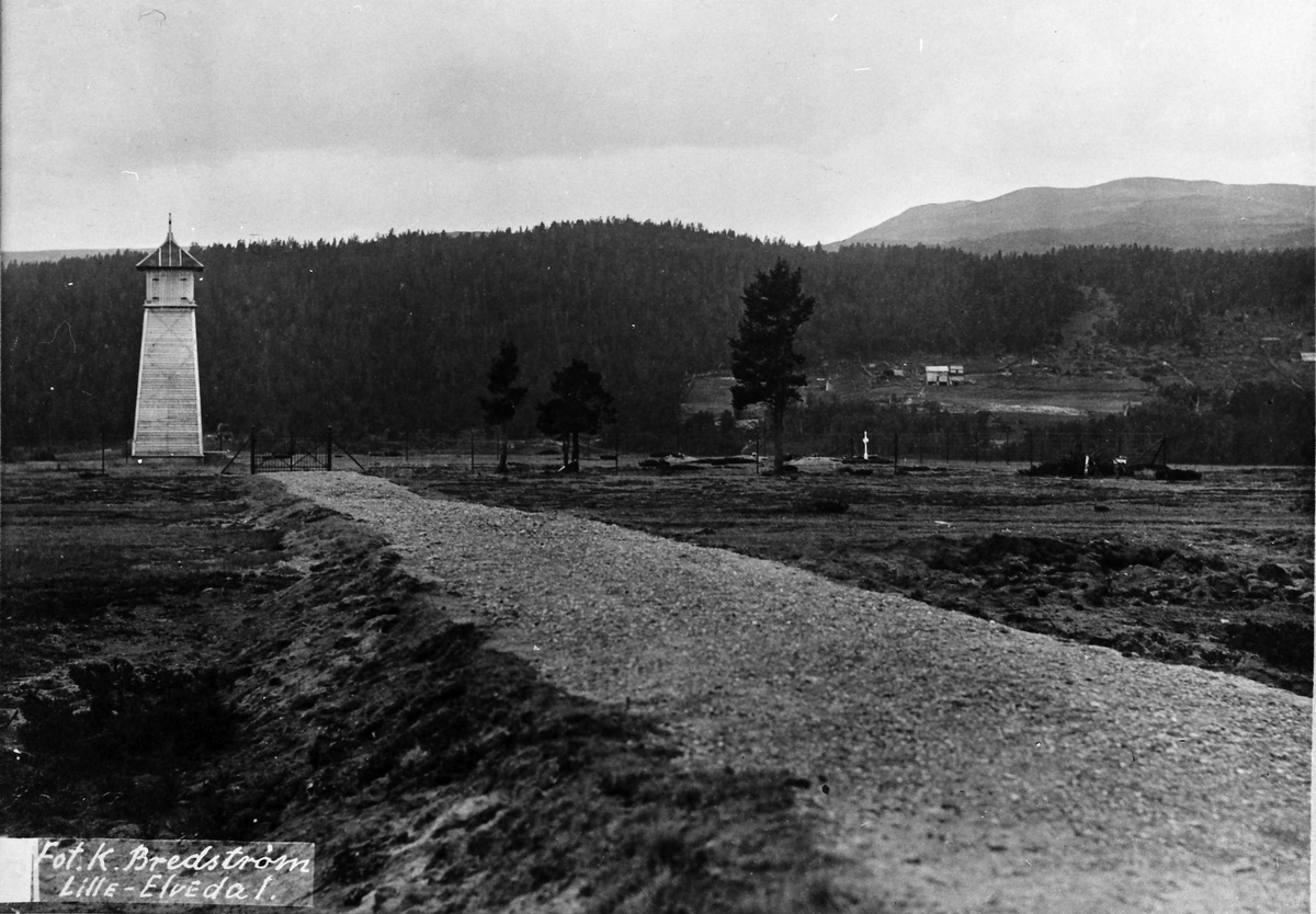 Alexander Bredstrøm Ansberg, Kirkegård med klokketårn