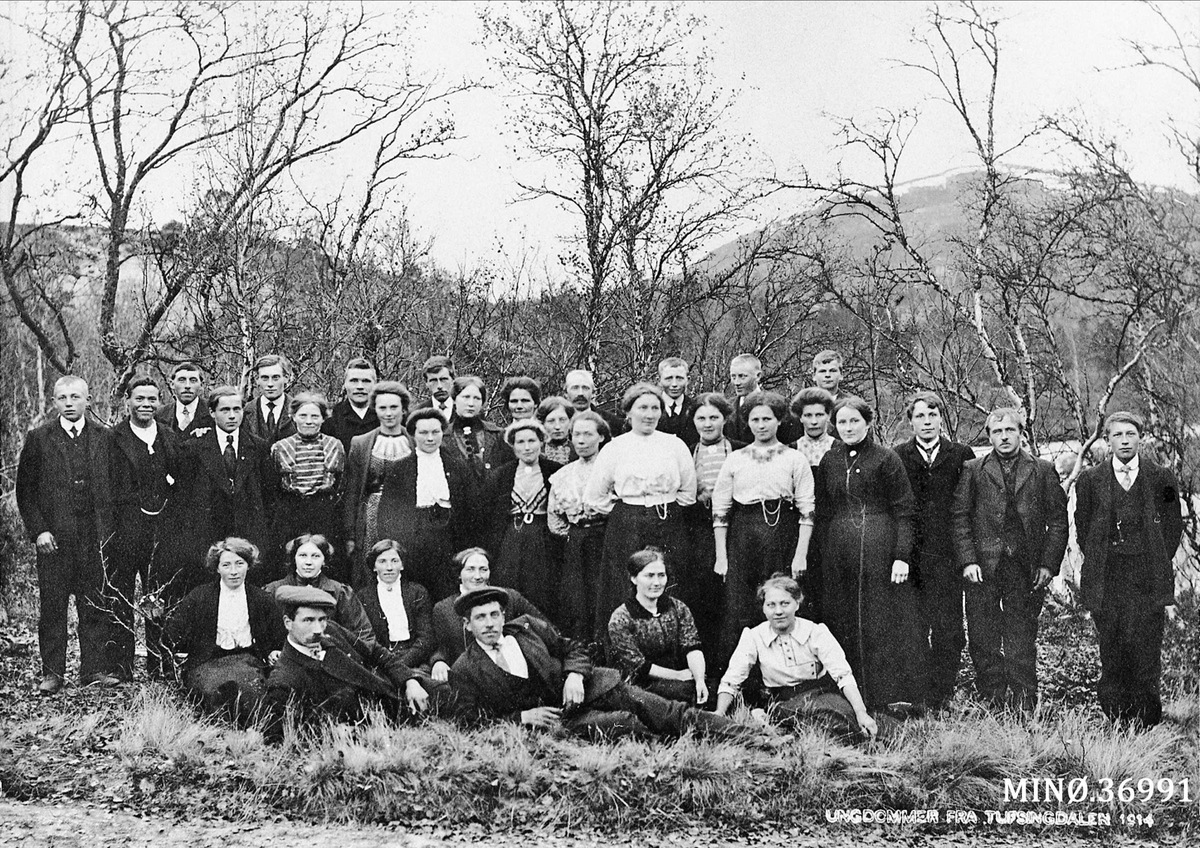 Peder J. Bredalslien, Ungdommer fra Tufsingdalen 1914 (Silhuettbilde og navn, se neste bilde)