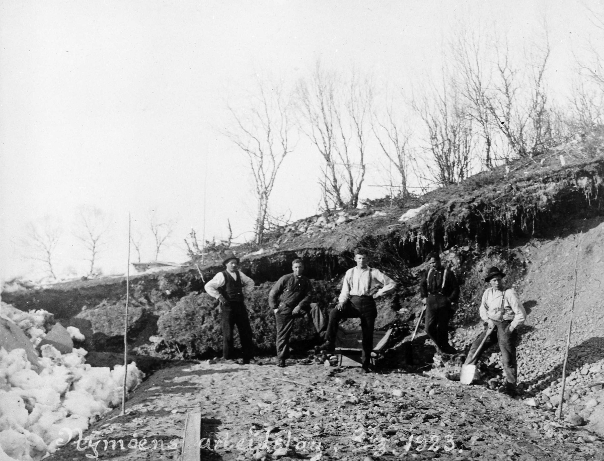 Peder J. Bredalslien, Vegbygging, Nymoens arbeidslag