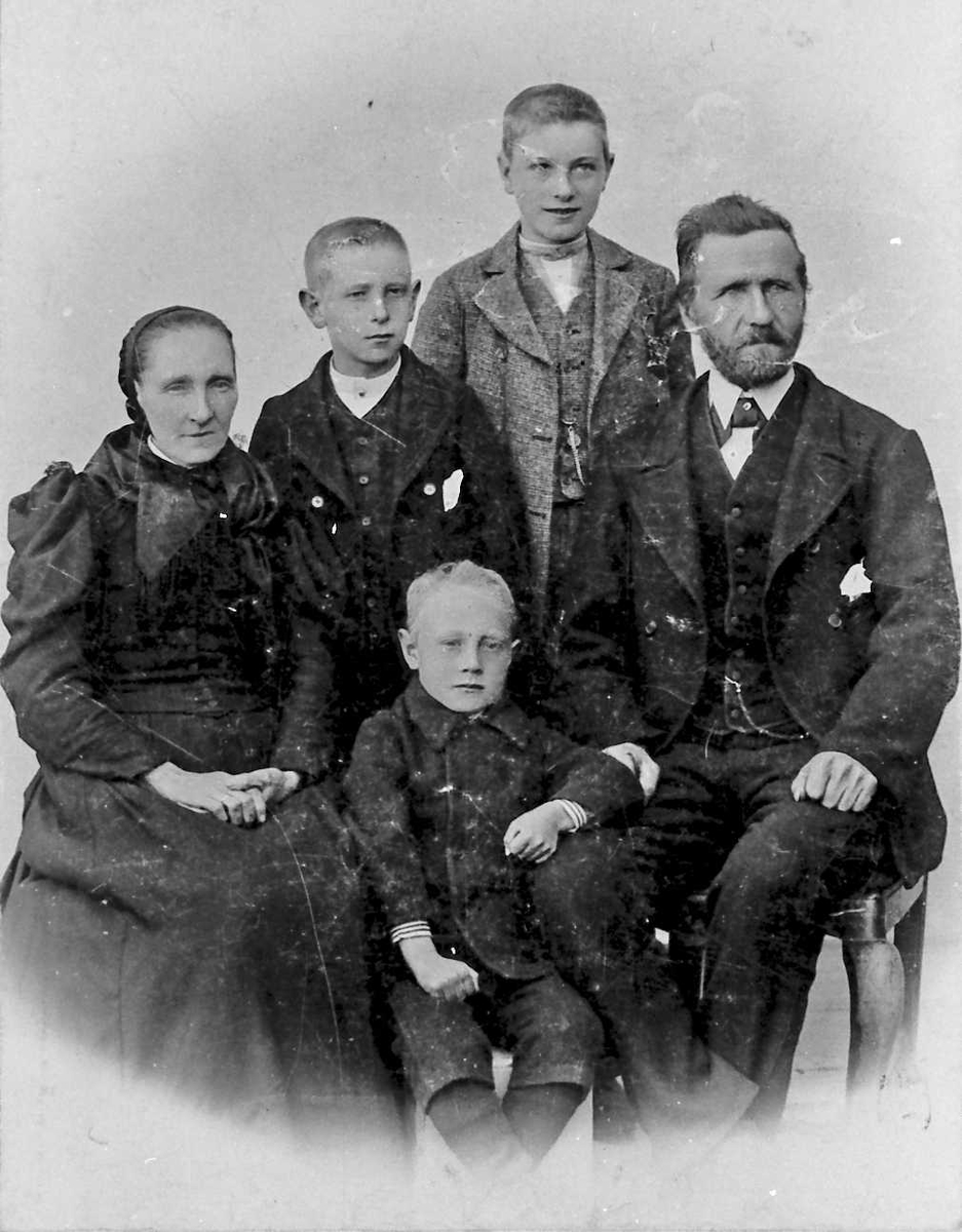 Jan Erik Øvergård, Familiebilde