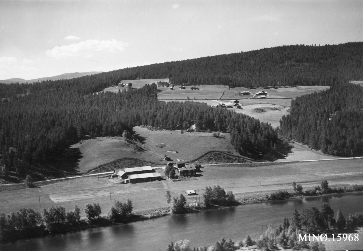 Widerøes Flyveselskap A/S, Gardsbruk, Smedplass