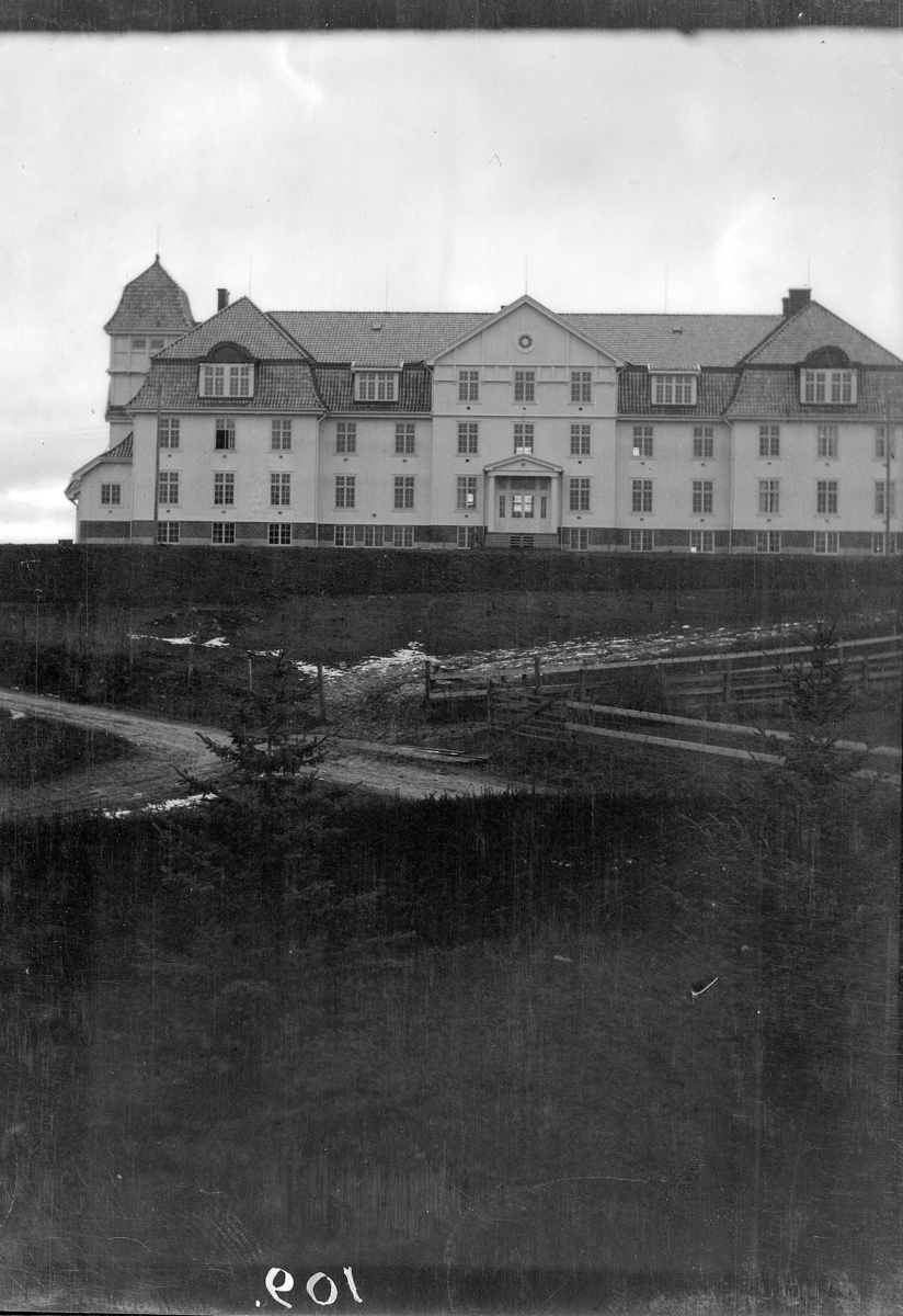 Karl Andreas Diesen, Jønsberg landbruksskole, Stange.