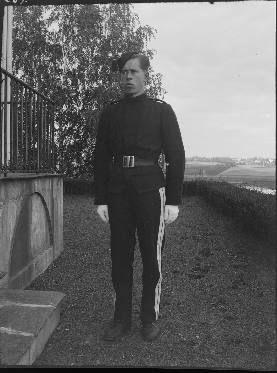 Karl Andreas Diesen, Andreas Diesen, gardist, portrett