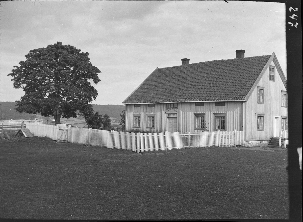 Karl Andreas Diesen, Granberg gård, hovedbygningen, Romedal.