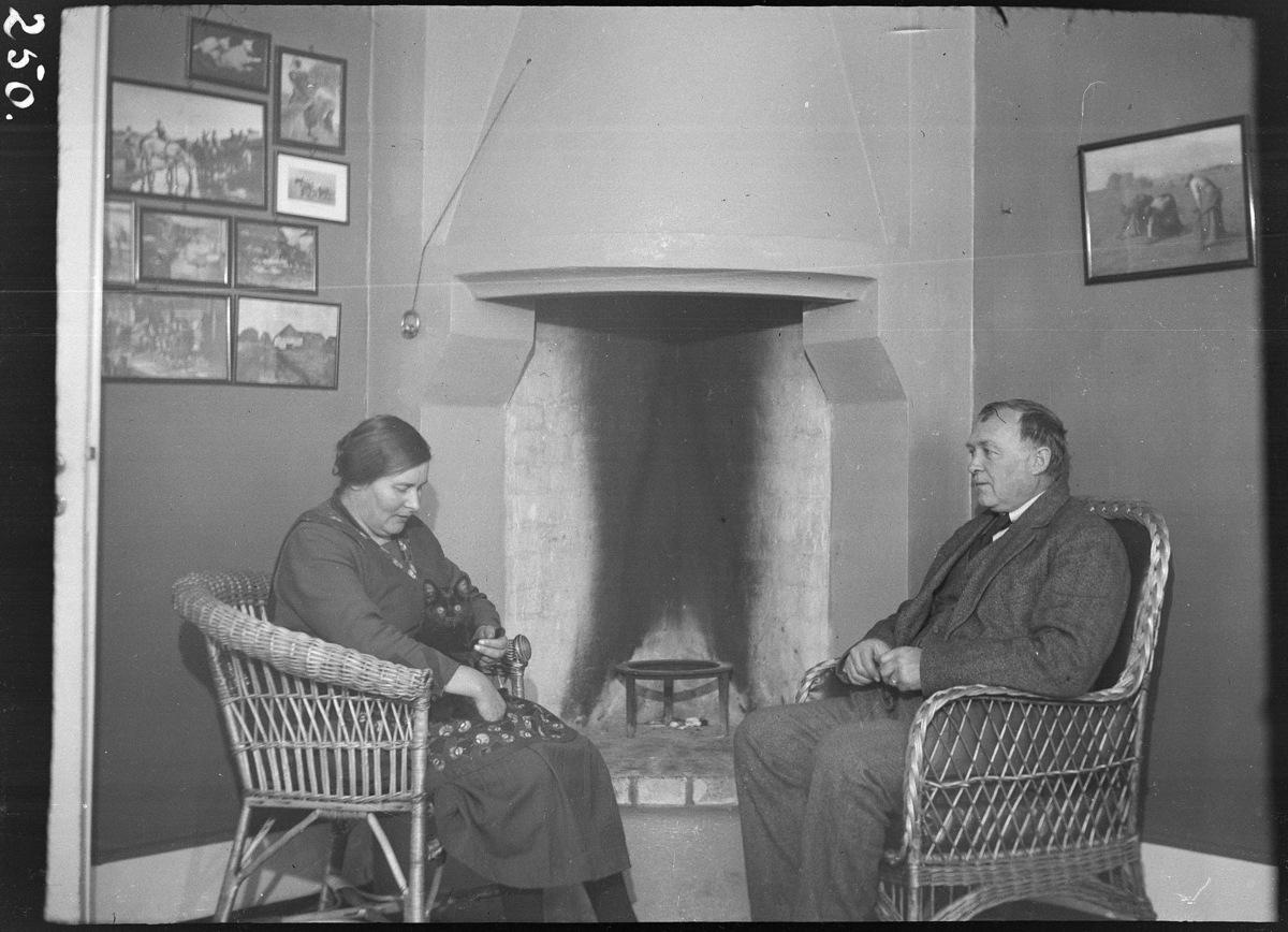 Karl Andreas Diesen, Ragnhild Murstad, Gunnar Murstad, Melby, interiør, peis, kurvstoler,