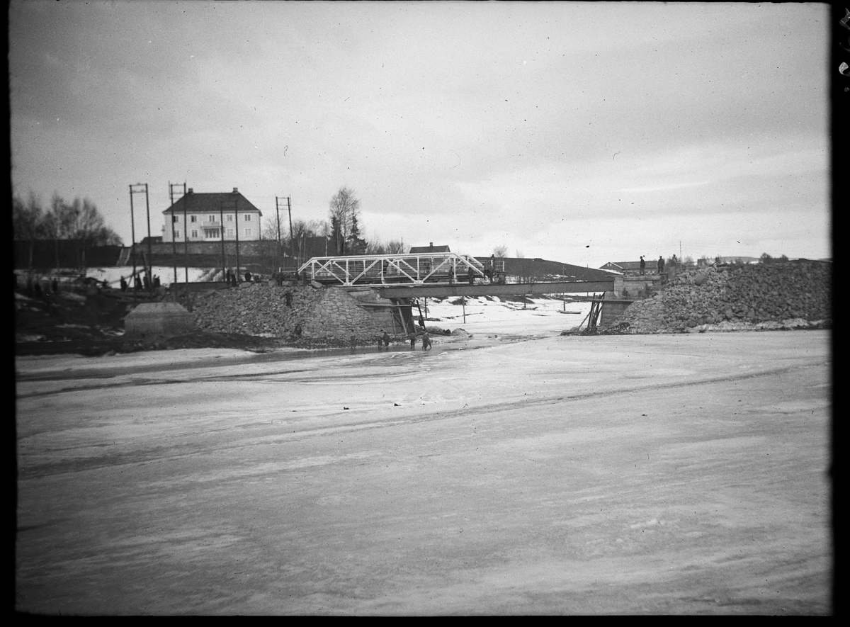 Karl Andreas Diesen, Disenbrua, vegbru fra 1898, Vangsvegen, reparasjon, vedlikehold, flyttes på lastebiler.