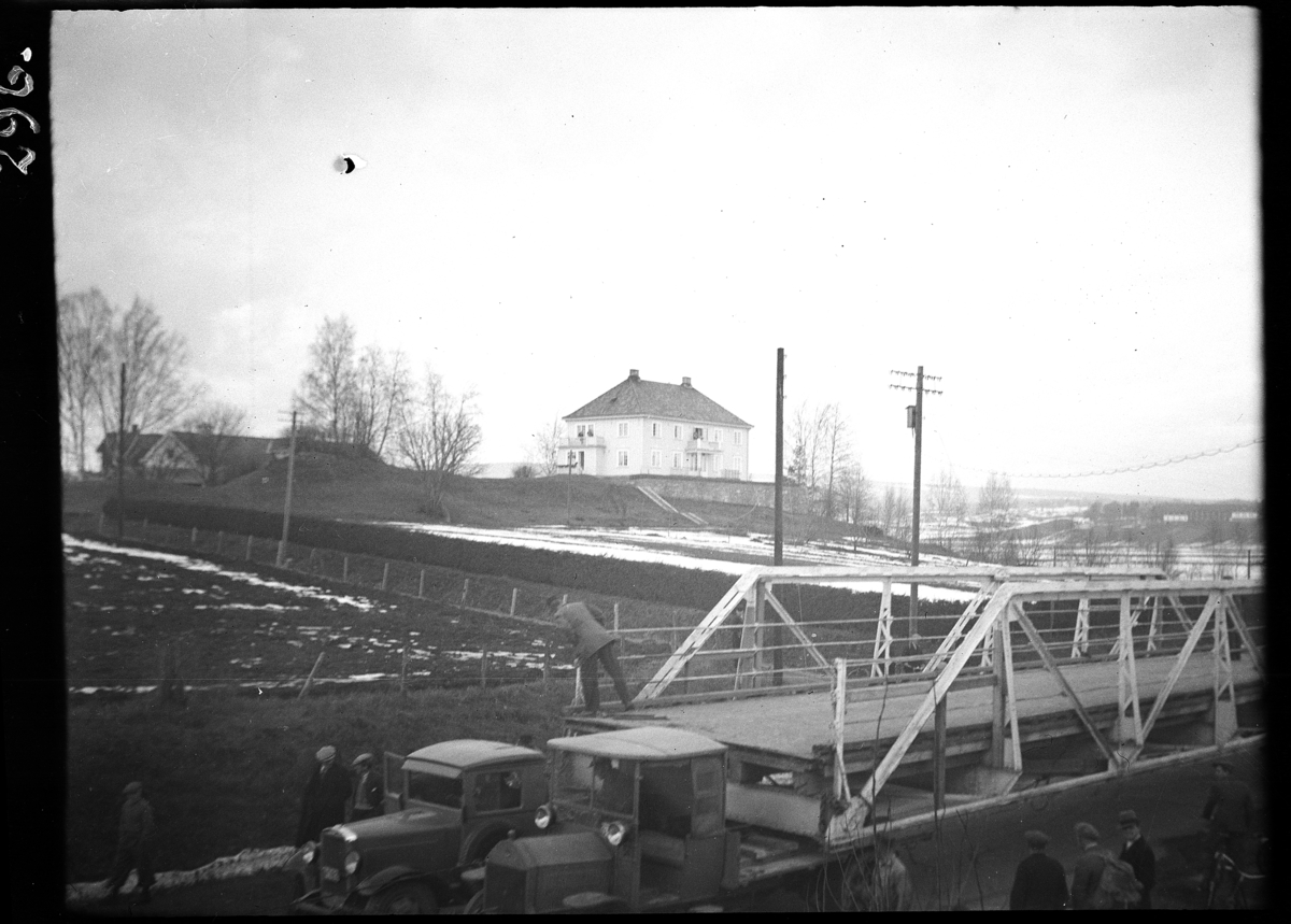 Karl Andreas Diesen, Disenbrua, vegbru fra 1898, Vangsvegen, reparasjon, vedlikehold, flyttes på lastebiler.